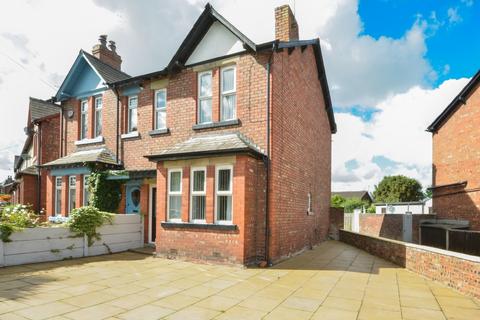 4 bedroom end of terrace house to rent, Southport Road, Ormskirk
