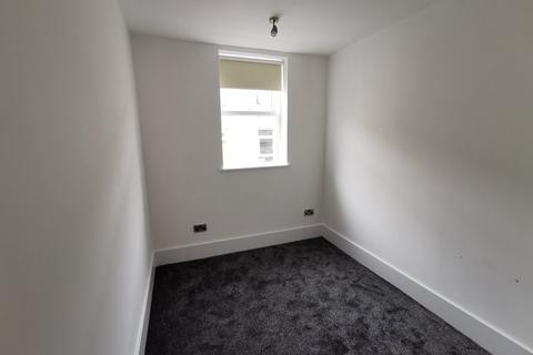 2 bedroom apartment to rent - Cross Crown Street, Cleckheaton