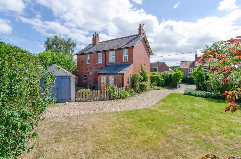 Brooklands, Thirsk Road, Easingwold 4 bed detached house £475,000