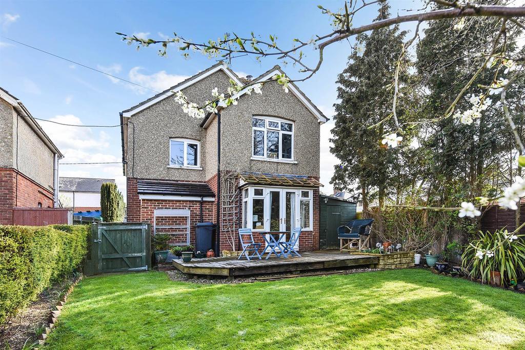 Charlton Road, Andover 4 bed house £450,000
