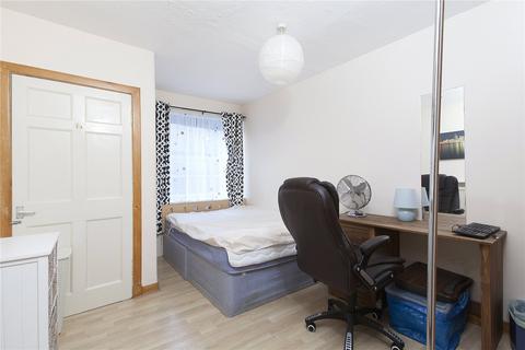 1 bedroom flat to rent, Market Street, St Andrews, Fife, KY16