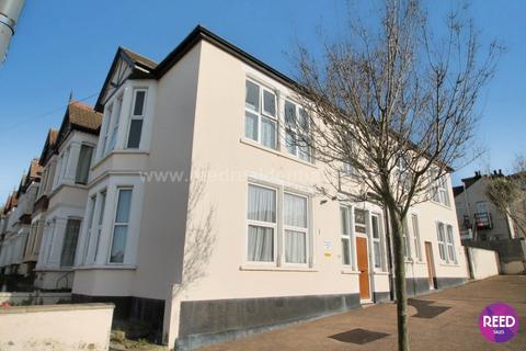 1 bedroom apartment to rent, Station Road, Southend