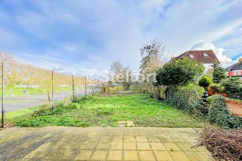 undefined, Belmont Road, London, N15