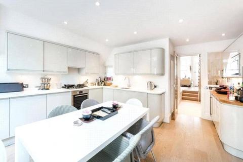 4 bedroom terraced house to rent, Peterborough Road, London, SW6