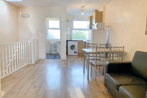 2 bedroom flat to rent, Pinner Road, Harrow HA1