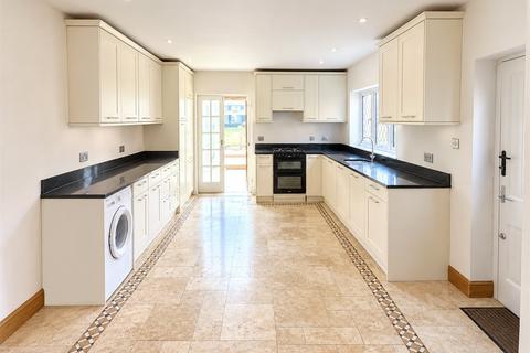 4 bedroom detached house to rent, Whitmore Lane, Sunningdale, Berkshire, SL5