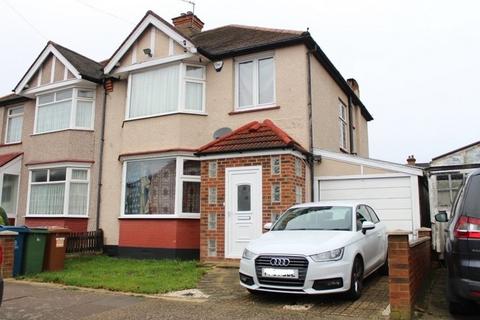 3 bedroom semi-detached house to rent, Spencer Road, Harrow