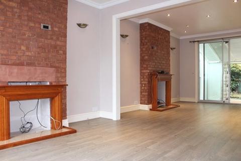 3 bedroom semi-detached house to rent, Spencer Road, Harrow