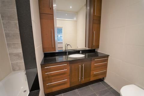 2 bedroom apartment to rent, SUTHERLAND AVENUE -  2 BED 2 BATH - PRIVATE GARDEN