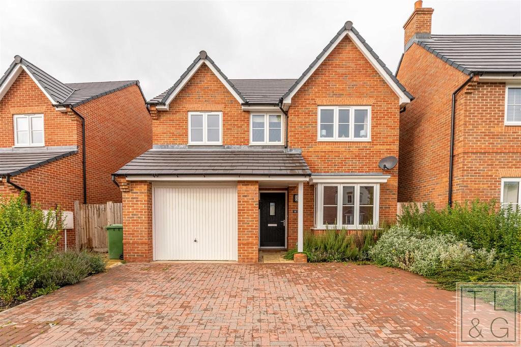 Cartwright Way, Evesham 4 bed detached house £310,000