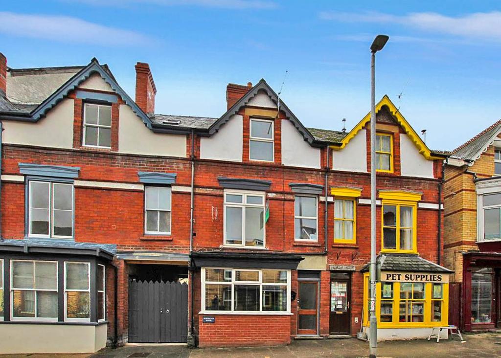 Wellington Road, Llandrindod Wells, LD1 5 bed townhouse £180,000