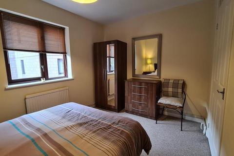 1 bedroom flat to rent, St Nicholas Square, Marina, Swansea. SA1 1UG