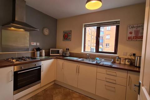 1 bedroom flat to rent, St Nicholas Square, Marina, Swansea. SA1 1UG