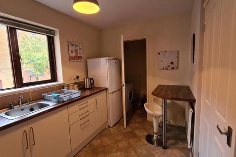 1 bedroom flat to rent, St Nicholas Square, Marina, Swansea. SA1 1UG