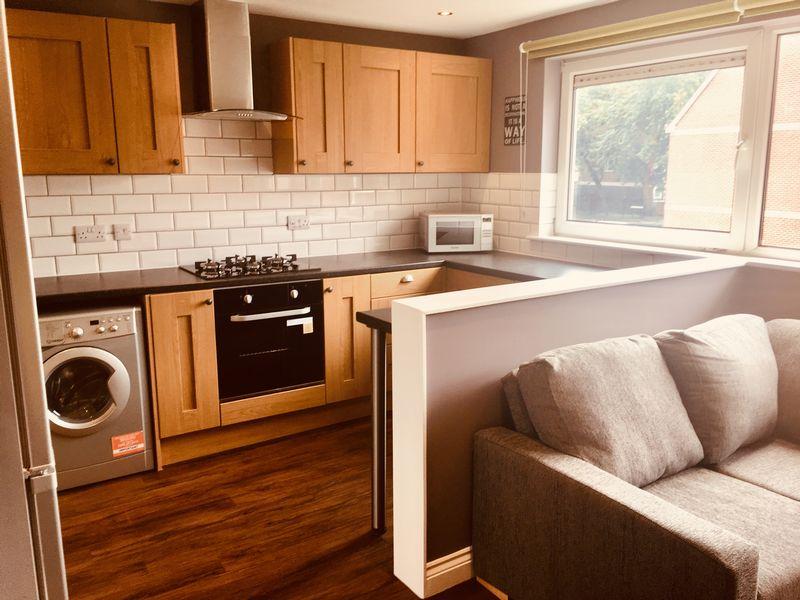 Dunsmore Close, Southsea PO5 4 bed apartment to rent £2,513 pcm (£580 pw)