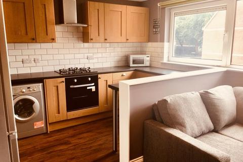 4 bedroom apartment to rent, Dunsmore Close, Southsea PO5