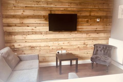 4 bedroom apartment to rent, Dunsmore Close, Southsea PO5