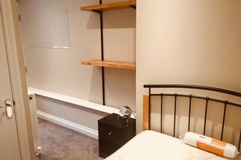 4 bedroom apartment to rent, Dunsmore Close, Southsea PO5