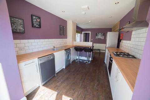 5 bedroom terraced house to rent, Telephone Road, Southsea PO4