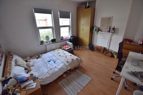6 bedroom terraced house to rent - London Road, Reading