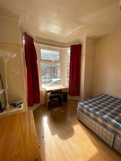 5 bedroom terraced house to rent, Furness Road, Fallowfield