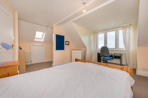 2 bedroom apartment to rent, Staverton Road, London, NW2