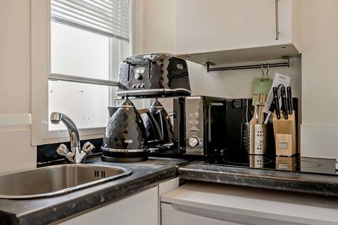 1 bedroom flat to rent, Hill Street W1