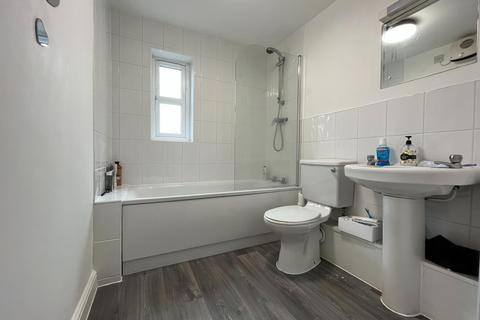 2 bedroom flat to rent, St Johns Court, Chorley Road, Westhoughton, Bolton, BL5