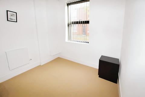 2 bedroom terraced house to rent, Alder Street, Salford, M6