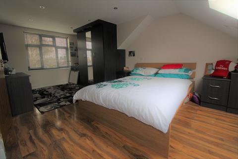 4 bedroom end of terrace house to rent, Raynton Drive, Hayes
