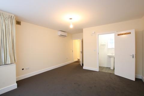 1 bedroom ground floor flat to rent, Deerhurst Road, London, NW2