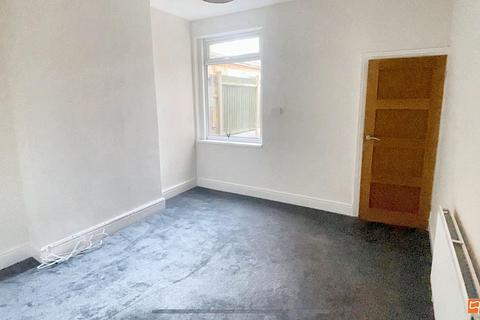 2 bedroom end of terrace house to rent, Court Lane, Birmingham