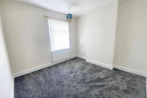 2 bedroom end of terrace house to rent, Court Lane, Birmingham