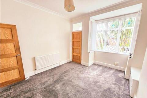 2 bedroom end of terrace house to rent, Court Lane, Birmingham