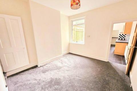 2 bedroom end of terrace house to rent, Court Lane, Birmingham