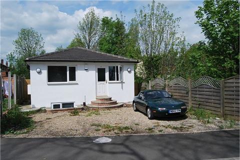 3 bedroom detached bungalow to rent, Park View Road, Burley, LEEDS, LS4