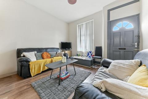 5 bedroom terraced house to rent, Harold Terrace, Hyde Park, Leeds, LS6
