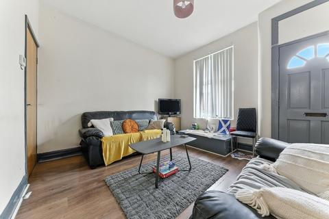 5 bedroom terraced house to rent, Harold Terrace, Hyde Park, Leeds, LS6