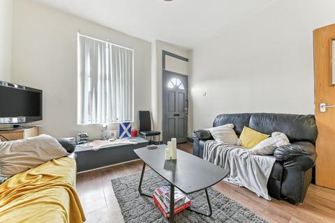 5 bedroom terraced house to rent, Harold Terrace, Hyde Park, Leeds, LS6