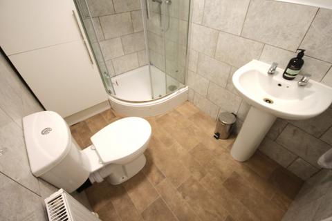 3 bedroom end of terrace house to rent, Hessle Walk , Hyde Park, LEEDS, LS6