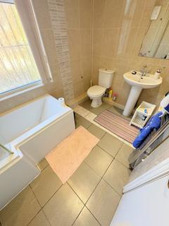 6 bedroom terraced house to rent, Norwood Terrace, Hyde Park, Leeds, LS6