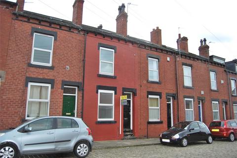 5 bedroom terraced house to rent, School View, Hyde Park, Leeds, LS6