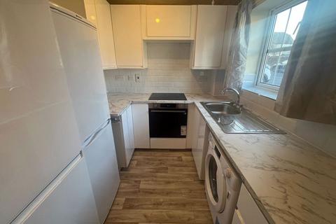 2 bedroom terraced house to rent, Ferndene, Bristol