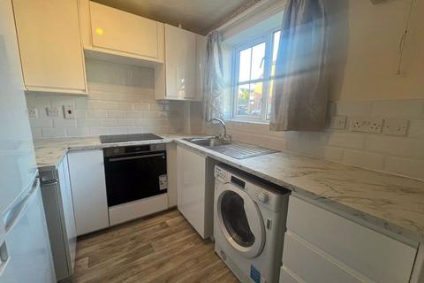 2 bedroom terraced house to rent, Ferndene, Bristol