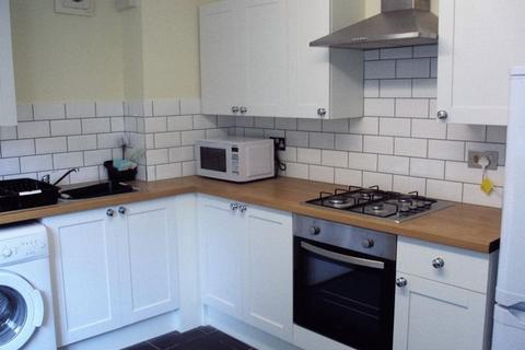 4 bedroom apartment to rent, Somers Road, Southsea PO5