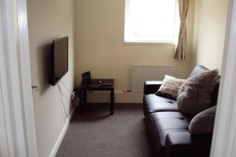 4 bedroom apartment to rent, Somers Road, Southsea PO5