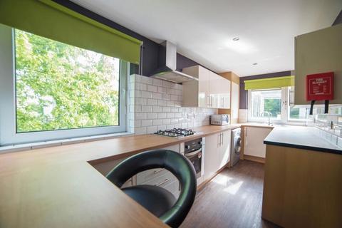 4 bedroom apartment to rent, Somers Road, Southsea PO5