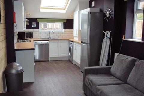 5 bedroom terraced house to rent - Manners Road, Southsea PO4