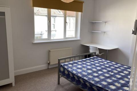 5 bedroom terraced house to rent, Norman Road, Southsea PO4