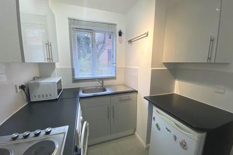 1 bedroom terraced house to rent, Webber Close, Elstree